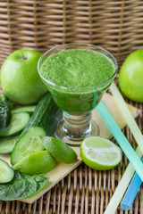 Green smoothie of spinach, Apple, cucumber and lime