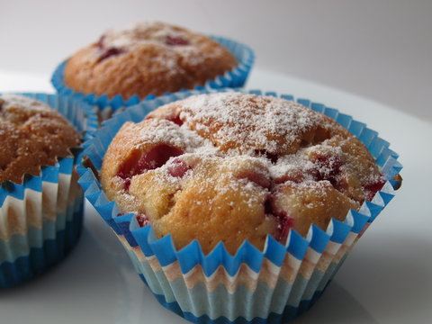 Muffins with berries