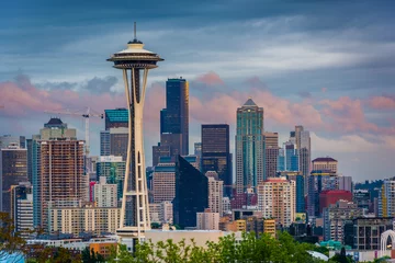 Foto op Aluminium Sunset view of the Seattle skyline from Kerry Park, in Seattle, © jonbilous