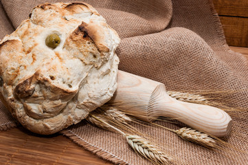 Pan de aceitunas
