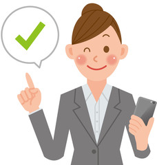 ビジネスウーマン　スマートフォン　チェック