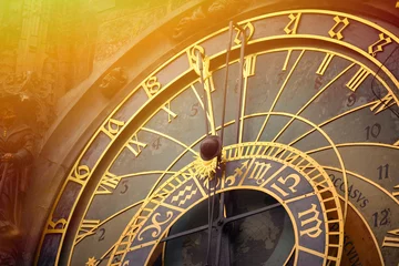 Poster Detail van de astronomische klok in Praag © irishmaster