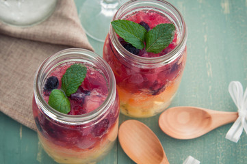 ジャーに入ったゼリー