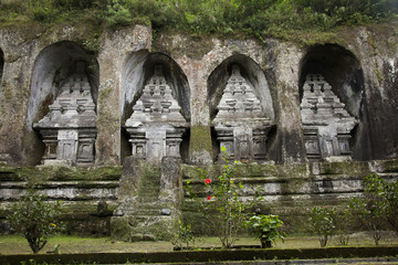 バリ島のグヌンカウィ・スパトゥ寺院