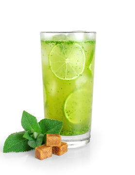 Mojito cocktail with fresh limes