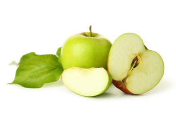 Fototapeta na wymiar Green apples with leaf isolated on white