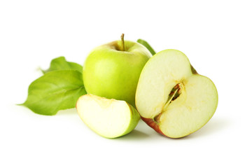 Fototapeta na wymiar Green apples with leaf isolated on white
