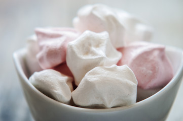 French vanilla meringue cookies