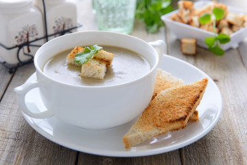 Cream soup from green lentil