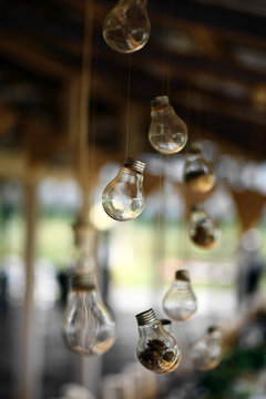 Suspended light bulb