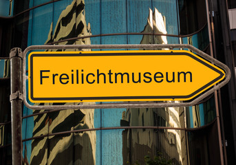 Strassenschild 42 - Freilichtmuseum - obrazy, fototapety, plakaty
