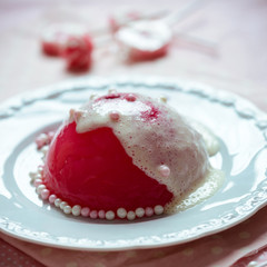 Rote Grütze mit Vanillesoße, vegan