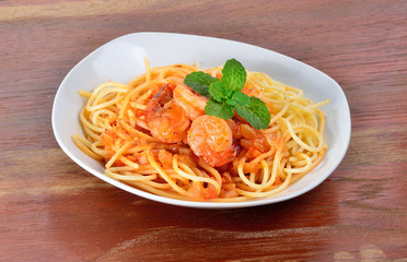 spaghetti pasta with tomato beef sauce