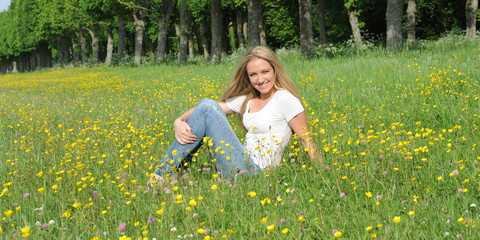 Fototapeta premium jeune femme printemps