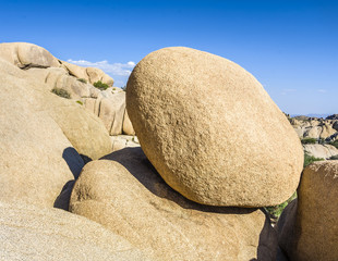 Fototapeta na wymiar scenic rocks in Joshua Tree National Park