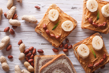 Funny sandwiches for children with peanut butter horizontal
