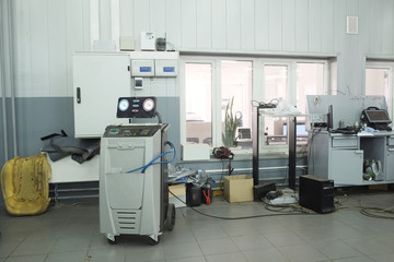 The device for air-conditioner check in a dealer repair station