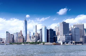 Downtown Manhattan and East River on a sunny day, New York