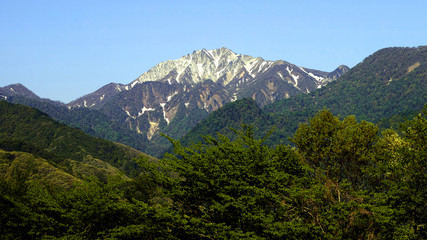 Fototapeta premium 伯耆富士 大山 初夏の東壁