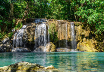 Fototapeta na wymiar Erawan Waterfall, Kanchanaburi, Thailand