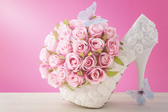 Pink and white theme wedding bouquet concept.