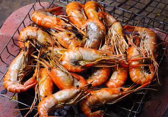Grilled shrimp with flames