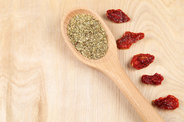 oregano leaf and tomato dry