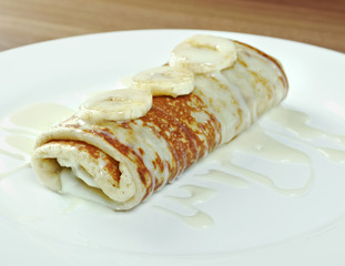 stuffed pancakes with bananas