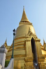 Naklejka premium Golden pagoda in Grand Palace, Bangkok