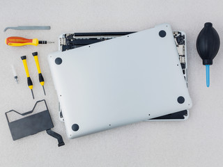 Technician support upgrade part and fixing laptop.