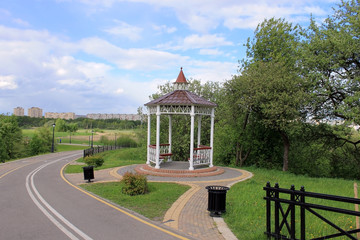 Беседка в парке © heshixin