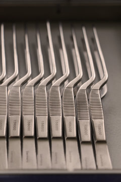Bayonet forceps