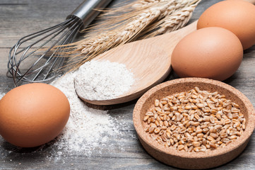 Harina de trigo y huevos