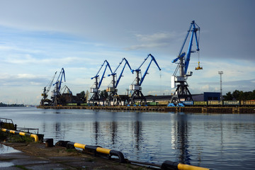 Fototapeta premium Краны в рижском порту