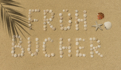 Wort FR&Uuml;HBUCHER in Sand geschrieben