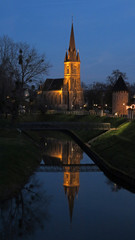 Fototapeta na wymiar Sankt Sturmius in Rinteln bei Nacht