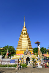 Wat Prathatsuthone, Phare