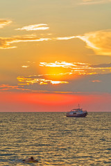 Naklejka premium Sunset over the sea.