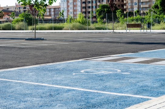 Plazas de aparcamiento para minusválidos