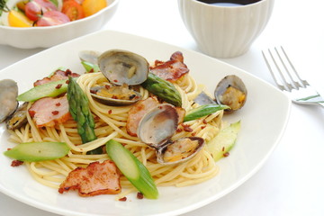 アサリとアスパラガスのパスタ
