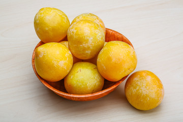 Yellow plums