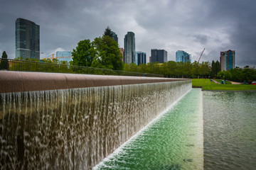 Fountains and buildings at Downtown Park, in Bellevue, Washingto