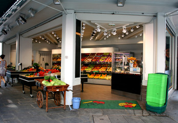 open market place: fresh organic fruits and vegetables
