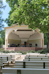 Bühne im Park