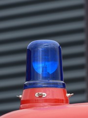 Blaulicht eines alten Einsatzfahrzeug der freiwilligen Feuerwehr im Oldtimer-Park Lippe in Lage bei...