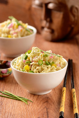 spaghetti orientali con verdure