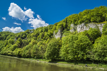 Fototapeta na wymiar Wandern durch den Donaudurchbruch bei Kehlheim in Bayern