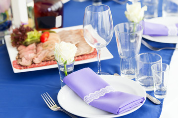 Served table layout