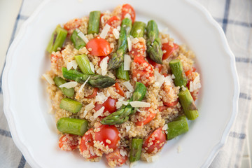 Coucous Salat mit Spargel