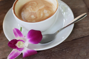 Hot latte coffee and hot tea with toast.